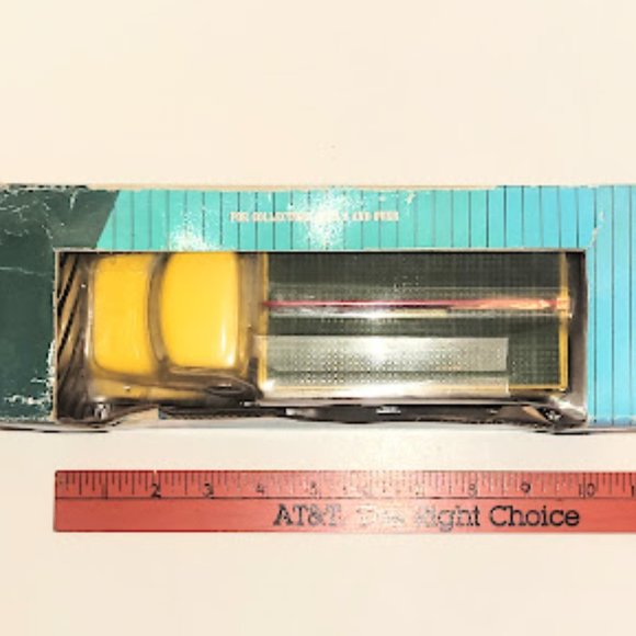 VINTAGE DIE CAST METAL COCA COLA 1953 DELIVERY TRUCK BANK 9" NEW IN BOX - Picture 6 of 6